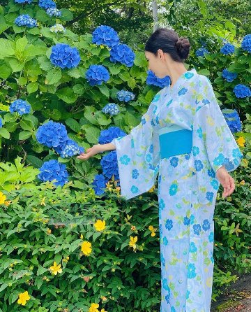 帯が選べる! (衿あり) 浴衣〈ぼたん/白〉　※浴衣単品 ¥13,200の画像