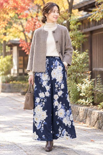 和柄ワイドパンツ　[大輪の花 紺]　日本製の画像
