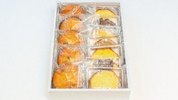 マドレーヌ＆パウンドケーキの画像