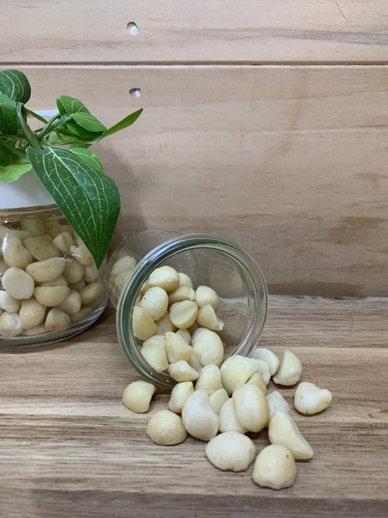 塩味付きマカダミアナッツ　150g　ジップパック入りの画像