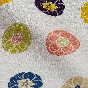 古帛紗_20　「西陣織」梅華紋亀甲花菱の画像