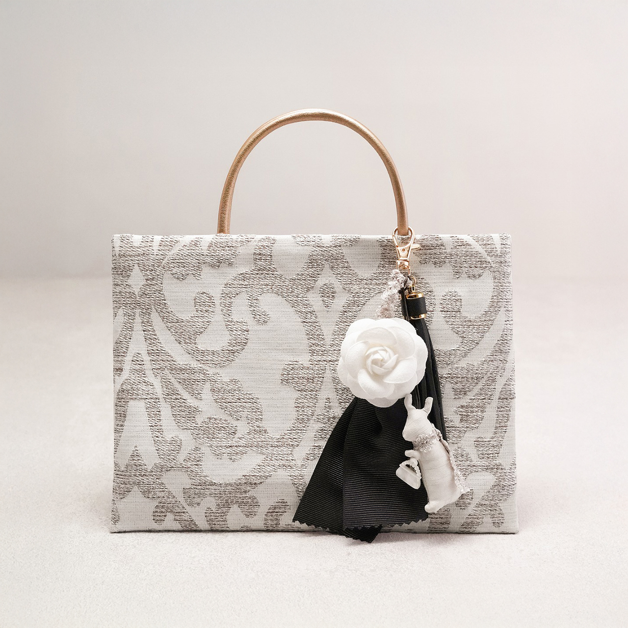 うさぎチャームつき茶礼袋83　ダマスク柄ジャガード織×南仏プロヴァンスの画像