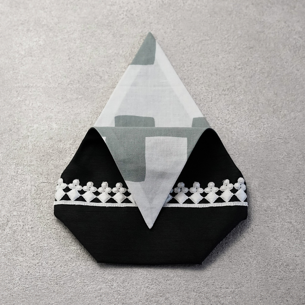 茶碗袋S 67黒シャンタン×白トランプリボンの画像