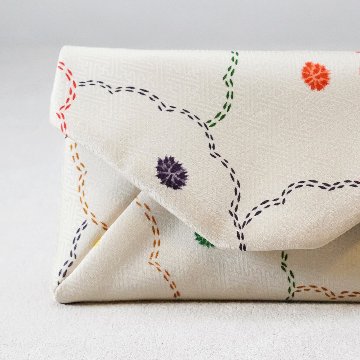 数寄屋袋25　綸子（りんず）　とび花柄の画像