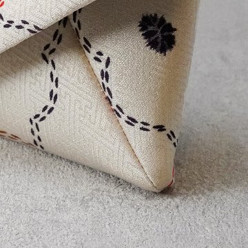 数寄屋袋25　綸子（りんず）　とび花柄の画像
