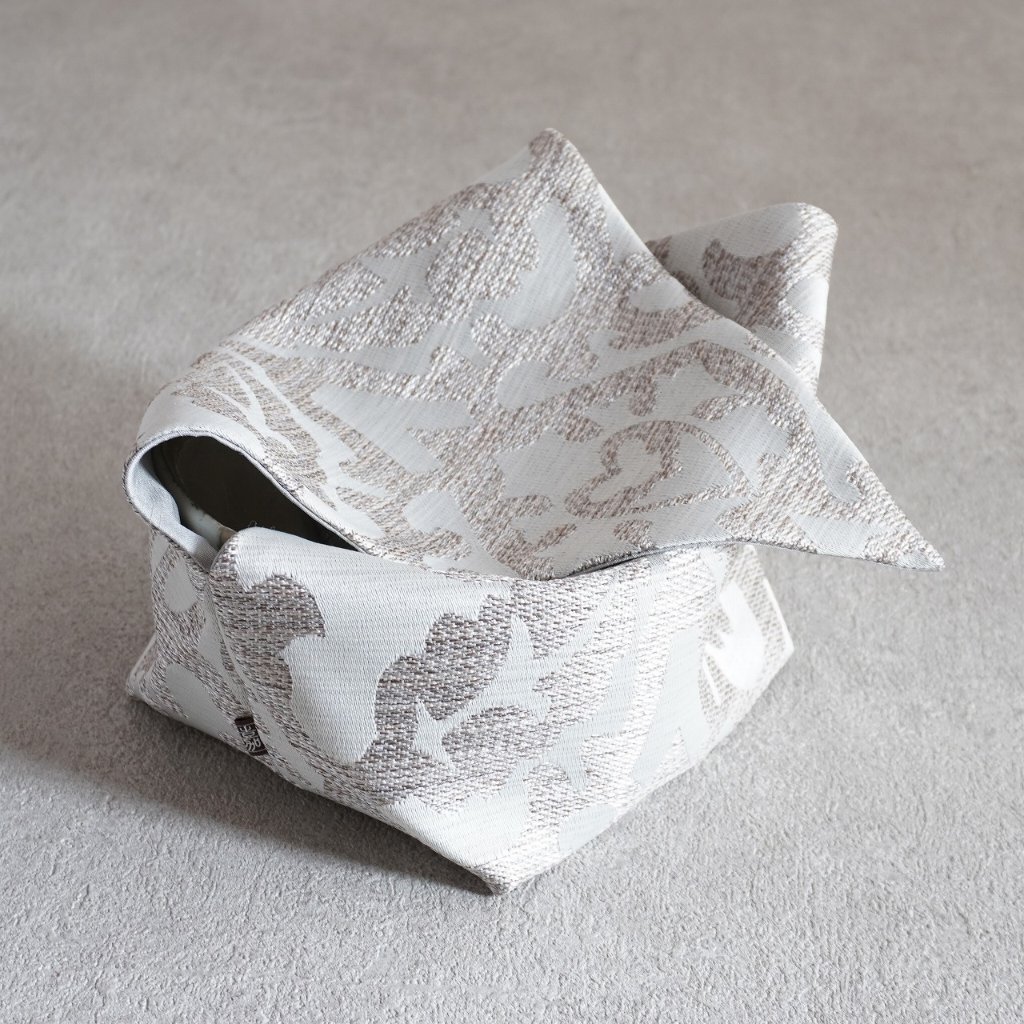 茶碗袋L 120ダマスク柄ジャガード織　シルバーの画像