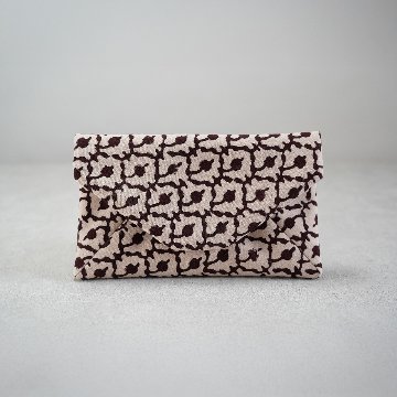 数寄屋袋33　高橋尚子さんのインド型押し更紗　蔓草文　茶の画像