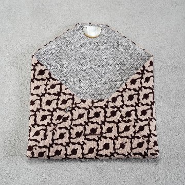 数寄屋袋33　高橋尚子さんのインド型押し更紗　蔓草文　茶の画像