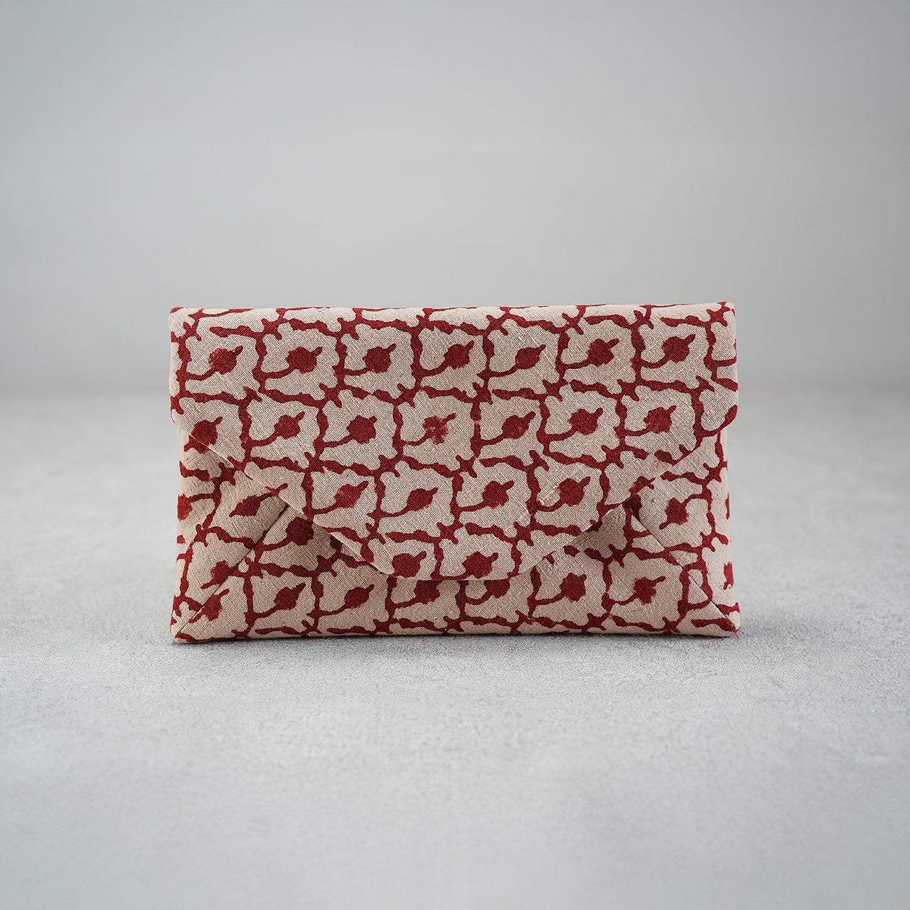 数寄屋袋34　高橋尚子さんのインド型押し更紗　蔓草文　赤の画像