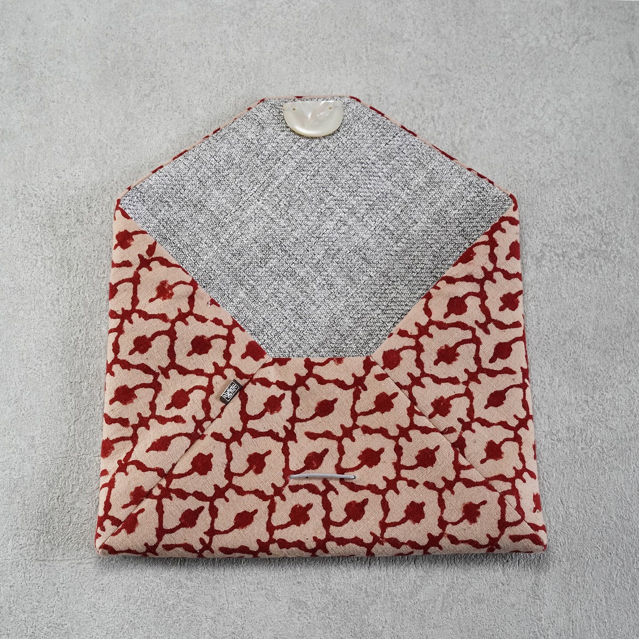 数寄屋袋34　高橋尚子さんのインド型押し更紗　蔓草文　赤の画像