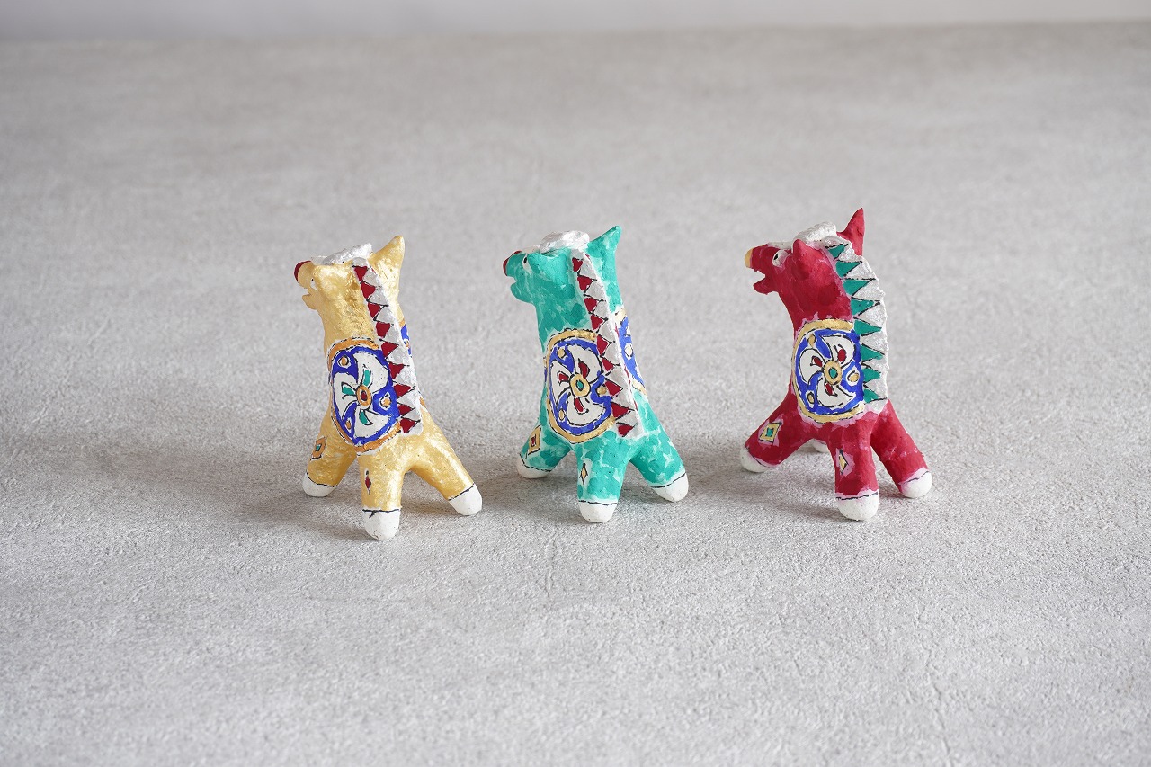 松尾三希子　午オブジェ　金の画像