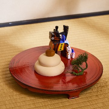 根来三つ足盤×蓬莱飾り・大の画像