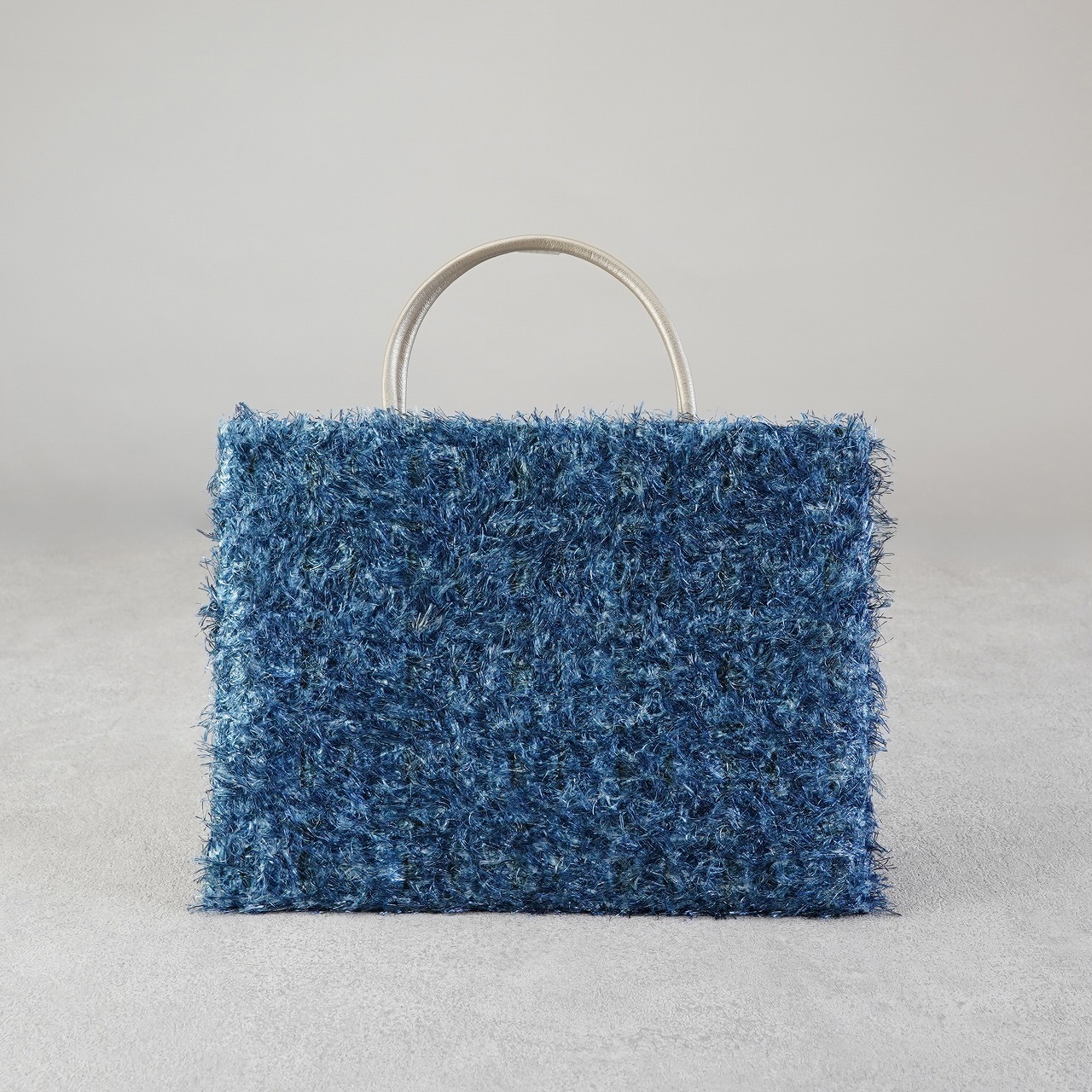 うさぎチャームつき茶礼袋109　シャギーラメブルーの画像