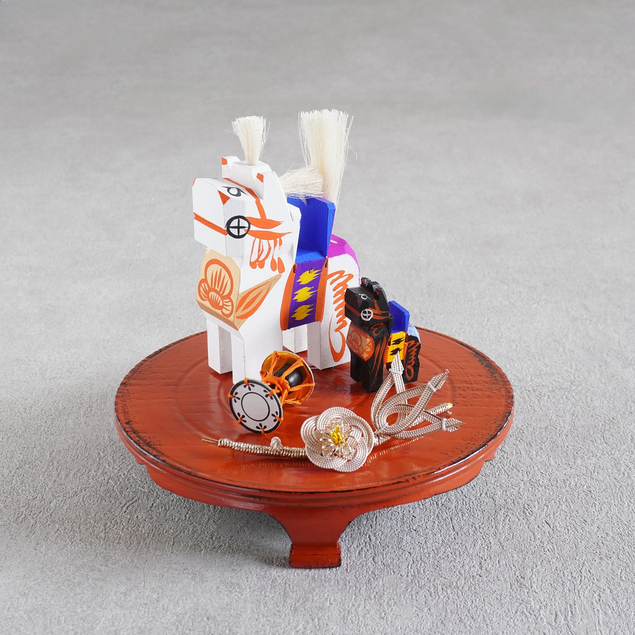 根来三つ足盤　6寸（18cm）の画像