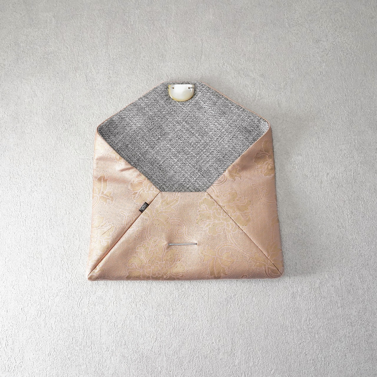 数寄屋袋35　二重蔓牡丹唐草文の画像