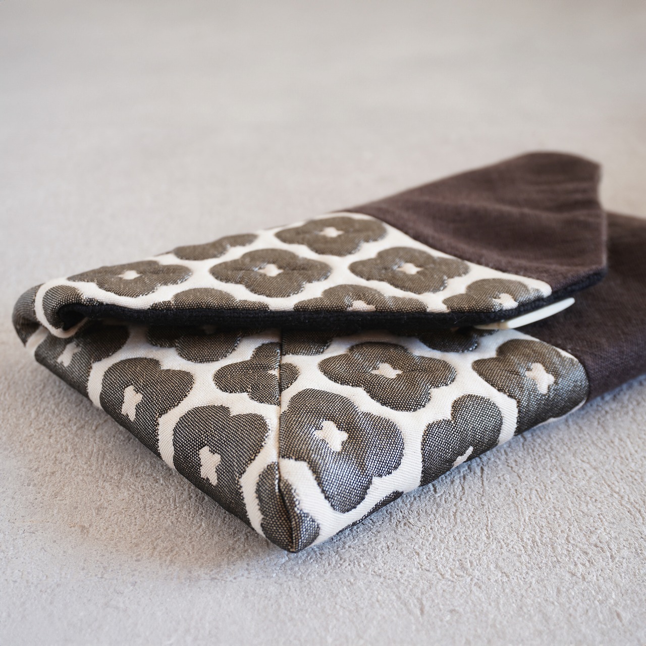 数寄屋袋37　仏蘭西花柄　グレーの画像