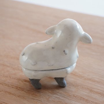 三原嘉子　仔羊の香合の画像