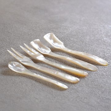 白蝶貝カトラリーセット５本組　桐箱入りの画像