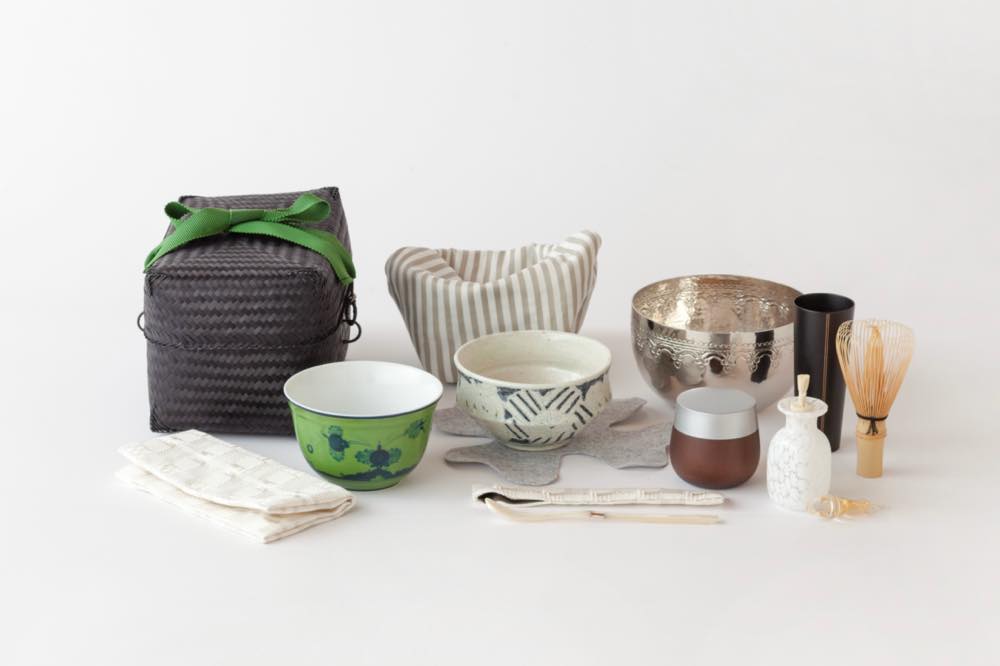 色絵 鱗 龍文 食籠  城岳  茶道具 茶器/茶道具 抹茶茶碗】 色絵茶碗 瀧に青楓 山岡善昇作 – 今屋静香園
