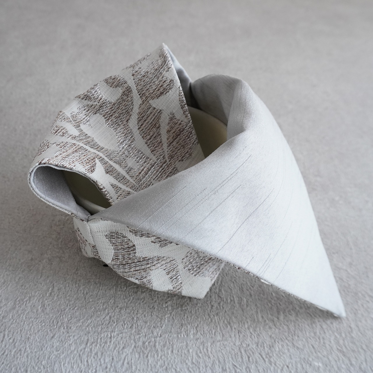 茶碗袋S 02 ダマスク柄ジャガード織　シルバーの画像