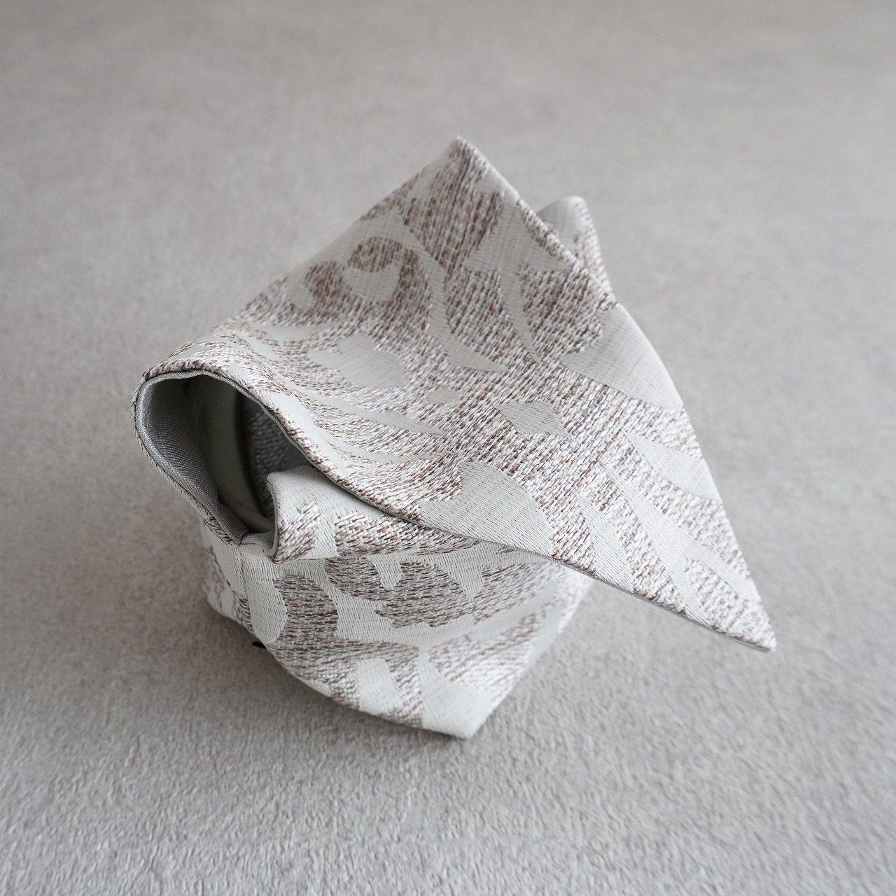 茶碗袋S 02 ダマスク柄ジャガード織　シルバーの画像