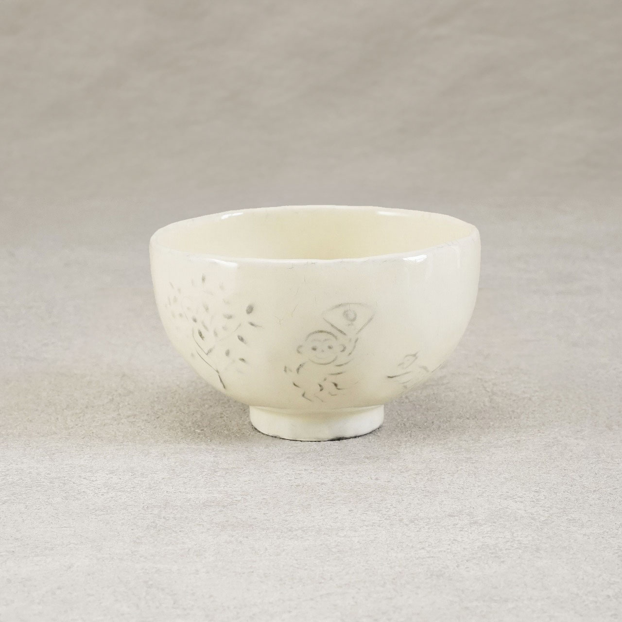 バッタデザイン 茶碗 清国・嘉慶年製 三原嘉子展「森に跳ねる」｜嘉門工藝オンラインショップ