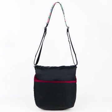 ナイロン ショルダーバッグの画像
