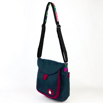 ナイロン ショルダーバッグの画像