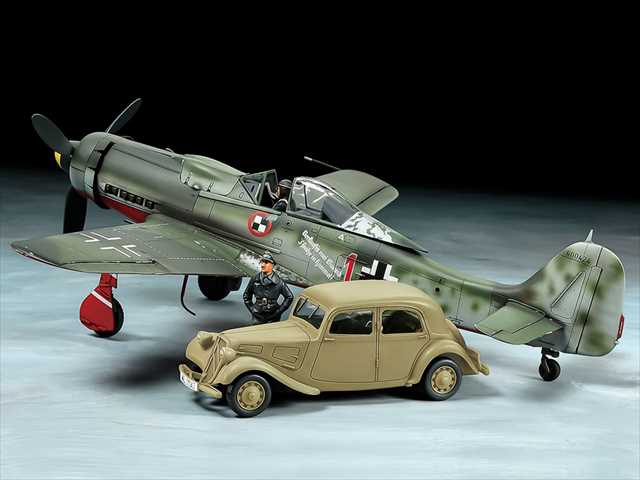 タミヤ 1/48 フォッケウルフ Fw190 D-9 JV44・シトロエン 11CV スタッフカー セット プラモデルT25213の画像