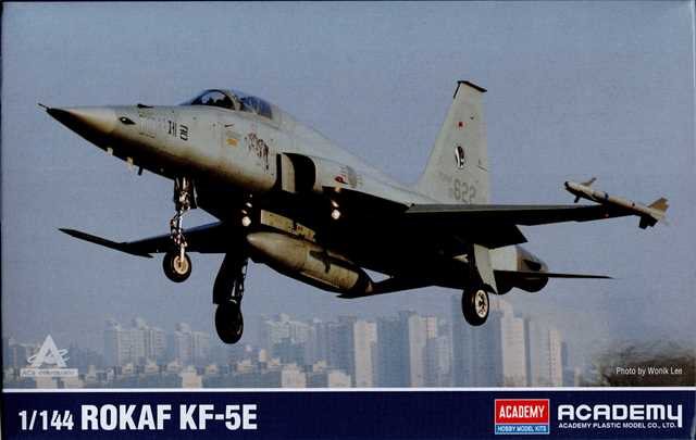 アカデミー 1/144  KF-5E タイガー2 "大韓民国空軍" プラモデル AC12644の画像