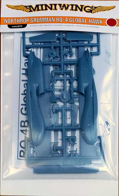 ミニウイング 1/144 RQ-4B グローバルホーク "航空自衛隊" 袋パッケージ プラモデル mini374の画像