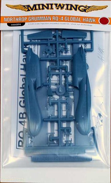 ミニウイング 1/144 RQ-4B グローバルホーク "航空自衛隊" 袋パッケージ プラモデル mini374の画像