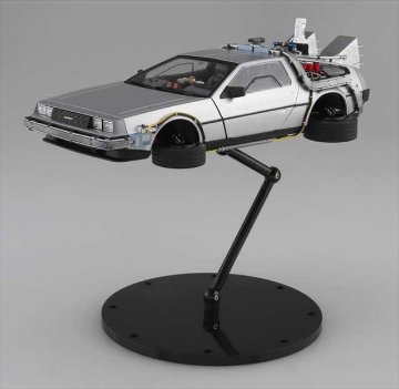 アオシマ 1/24 バック・トゥ・ザ・フューチャー Part II タイムマシン プラモデルキット ABT02の画像