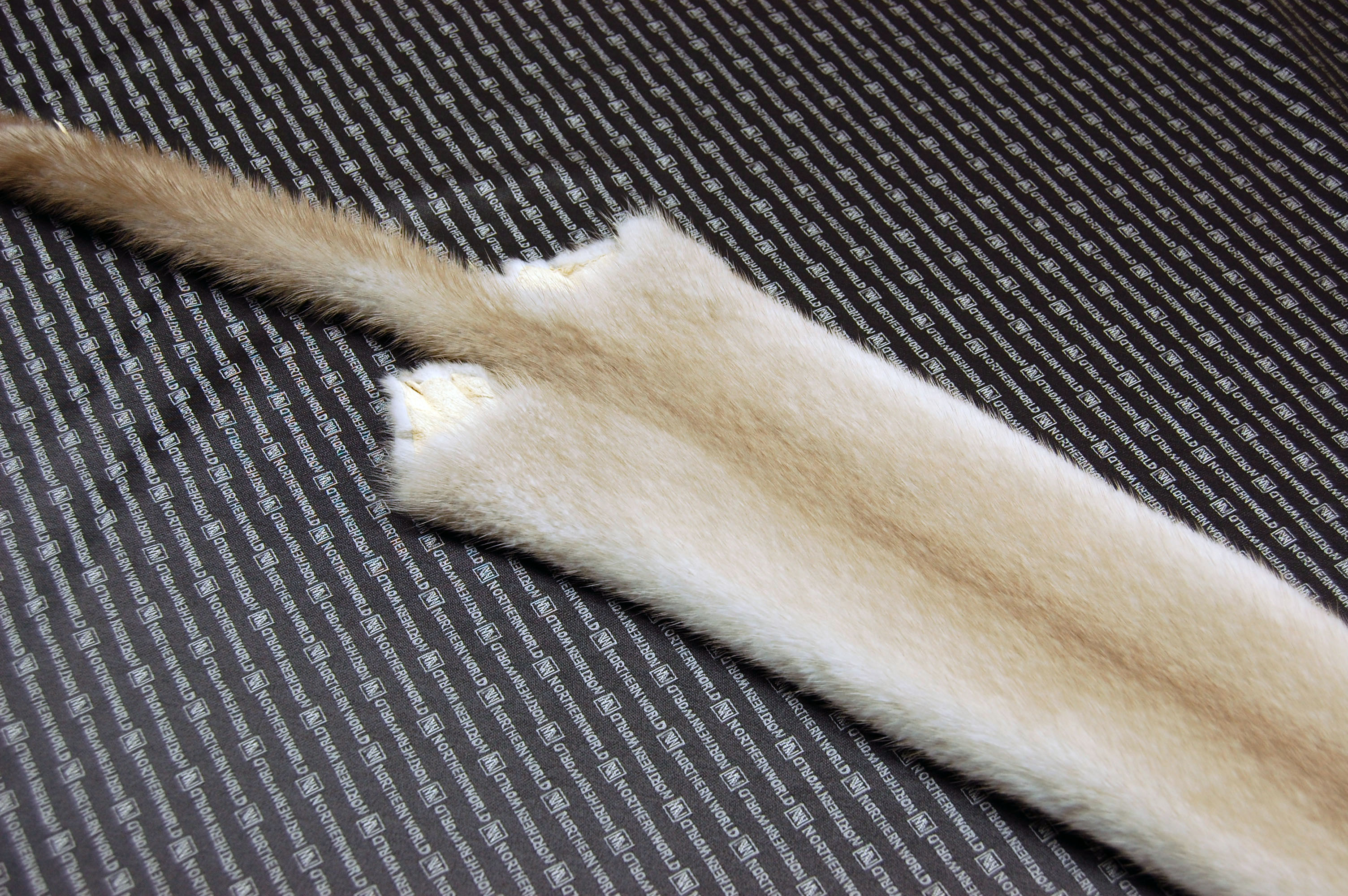ミンク原反　ラベンダーの画像