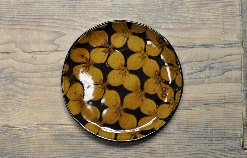 【訳あり】スリップウェア　7寸平皿（飴花）の画像