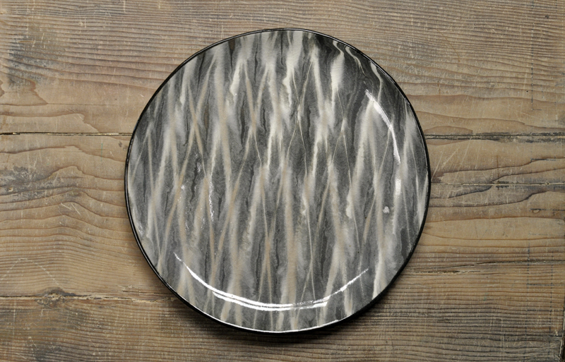 【訳あり】スリップウェア　８寸平皿（白格子）の画像