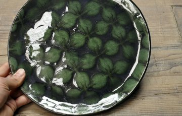 【訳あり】スリップウェア　８寸平皿（緑花）画像