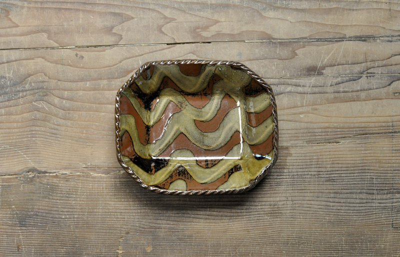 【訳あり】スリップウェア　八角鉢（茶波）の画像