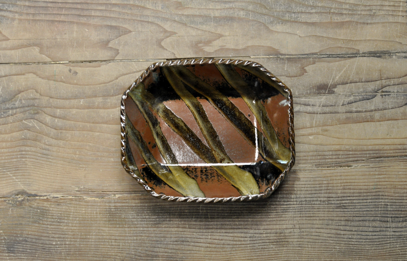 【訳あり】スリップウェア　八角鉢（茶斜線）の画像