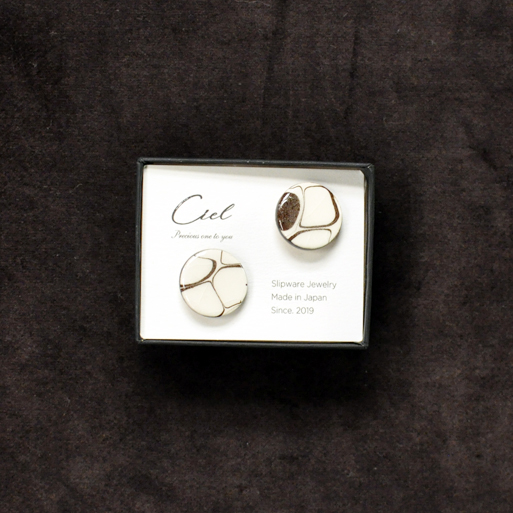 Ciel ピアス (L) white 丸の画像