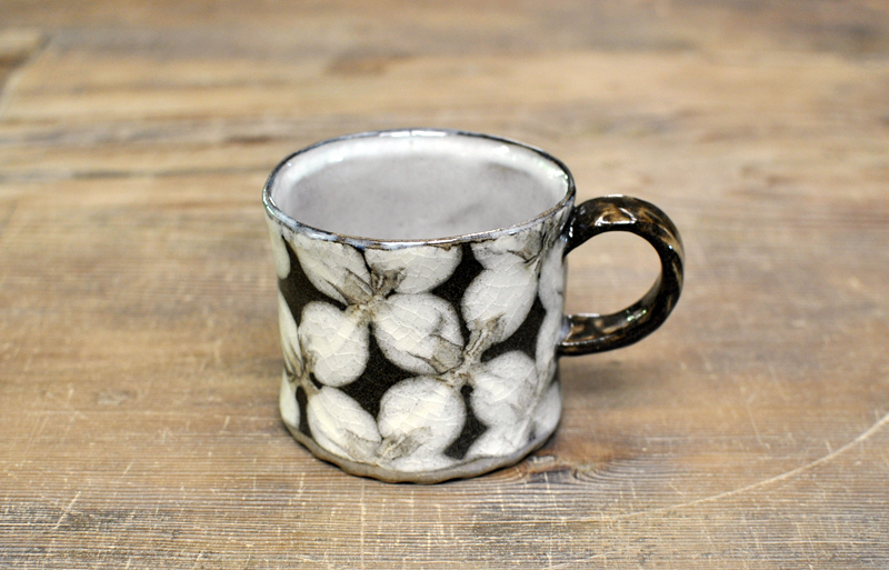 【訳あり】スリップウェア　マグカップ（大）（白花）2の画像