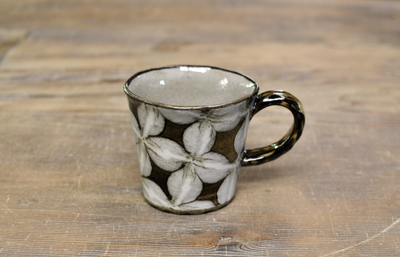 【訳あり】スリップウェア　マグカップ（小）（白花）の画像