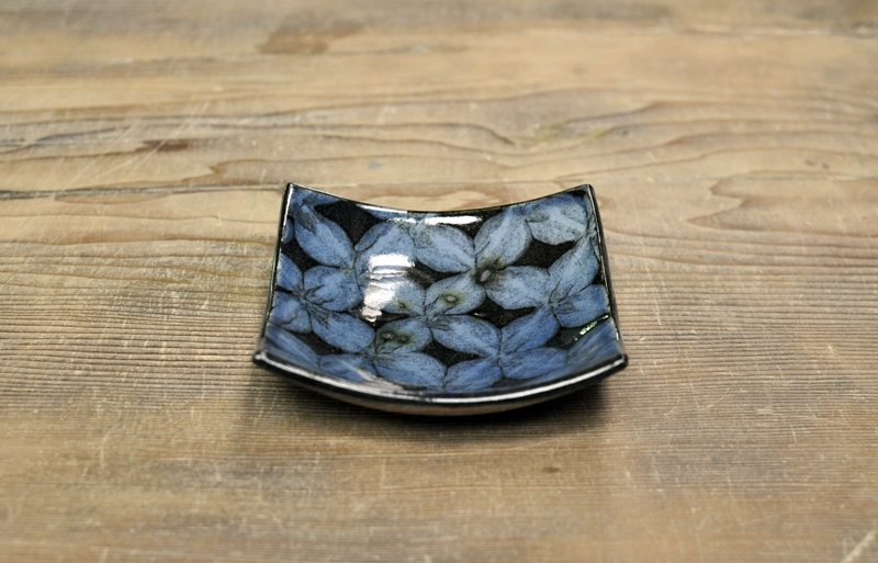 【訳あり】スリップウェア　角小鉢（青花）の画像