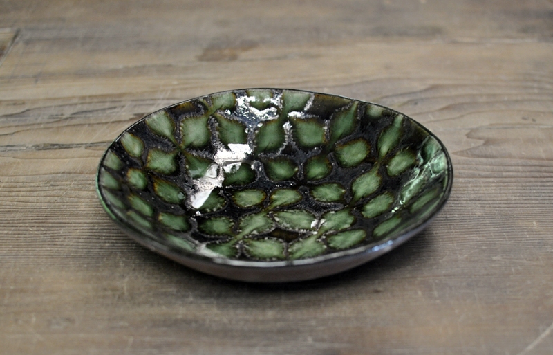 【訳あり】スリップウェア　６寸鉢（緑花）の画像