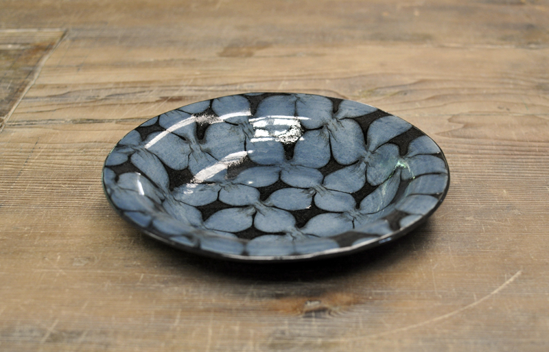 【訳あり】スリップウェア　7寸リム皿（青花）２の画像