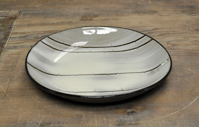 【訳あり】スリップウェア　パスタ皿（白棘）の画像