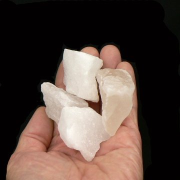ヒマラヤ岩塩  ホワイトソルト  (塊･ロックタイプ）入浴用  浄化用  除草用塩  白岩塩画像