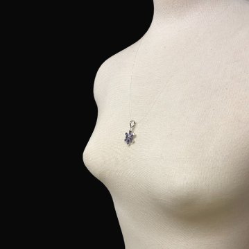 天然石 アイオライト  ペンダントトップ（02）シルバー磨き用布付の画像