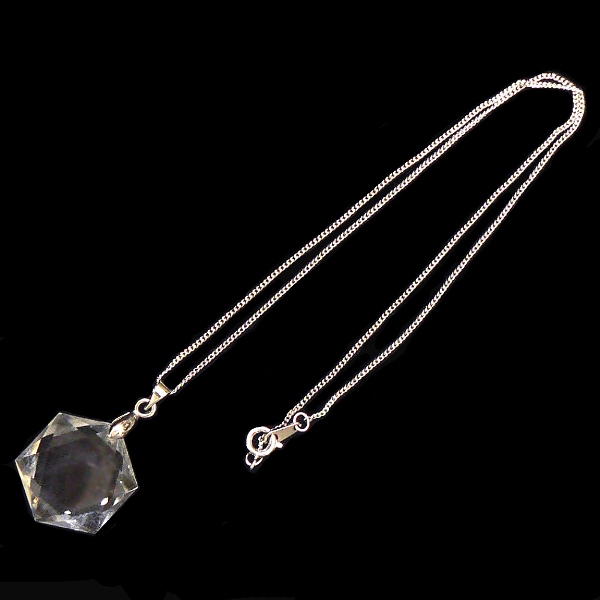 天然水晶 クリスタル 六芒星 ヘキサゴン  ネックレス (102) 「お任せ品」 の画像