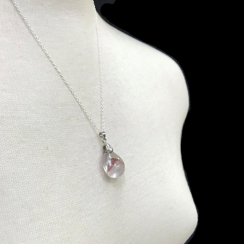 天然石 レッドファントム ペンダント ネックレス (10) シルバー磨き用布付の画像